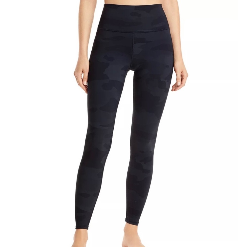 Alo Yoga High-Waist Black Camo Vapor Leggings Size Medium